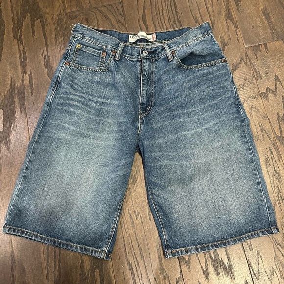 Levi’s Shorts - Picture 1 of 7